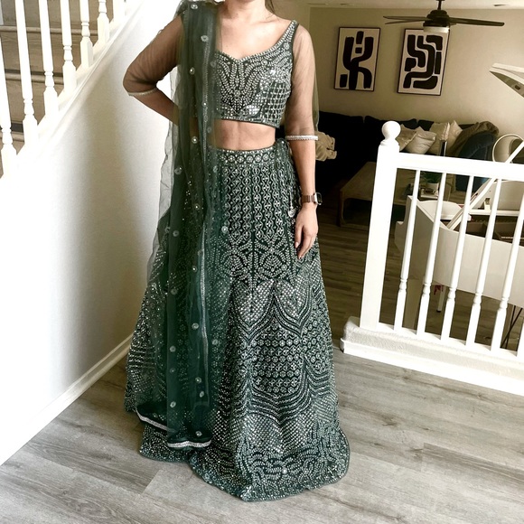 BEAUTIFUL GREEN LEHENGHA - Picture 1 of 4